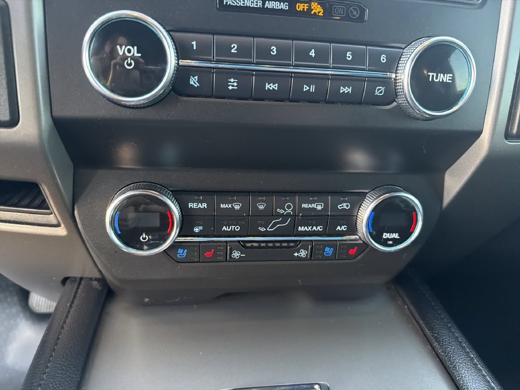 Used 2019 Ford Expedition XLT w/ Equipment Group 202A AWD/4WD image 22