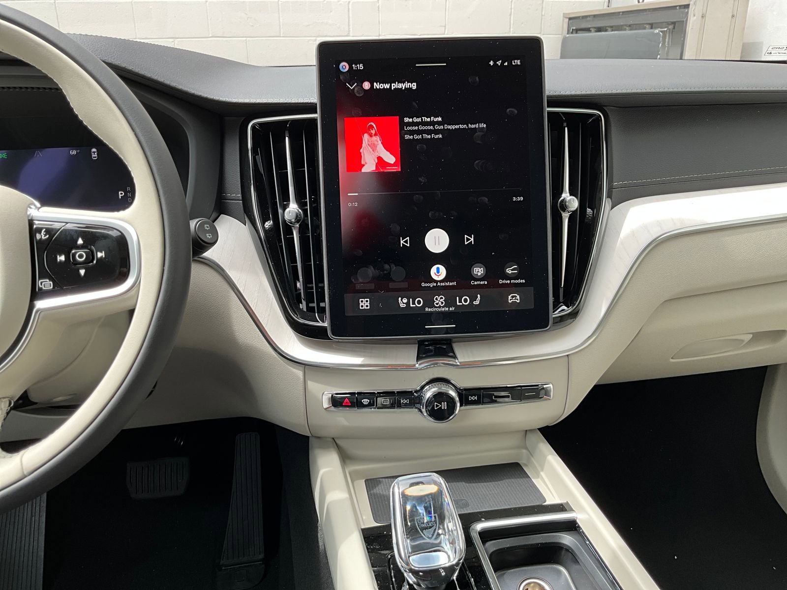 New 2026 Volvo XC60 B5 Ultra w/ Climate Package AWD/4WD image 17
