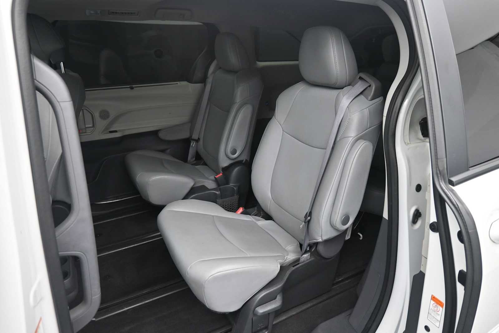 Used 2024 Toyota Sienna XLE w/ XLE Plus Package AWD/4WD image 22