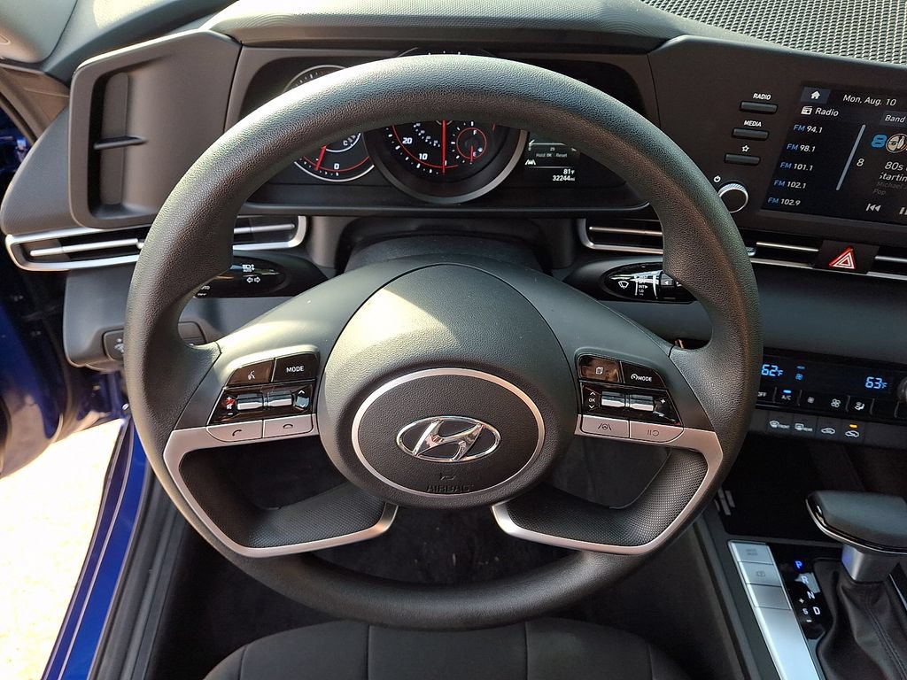 Used 2023 Hyundai Elantra SEL FWD image 18