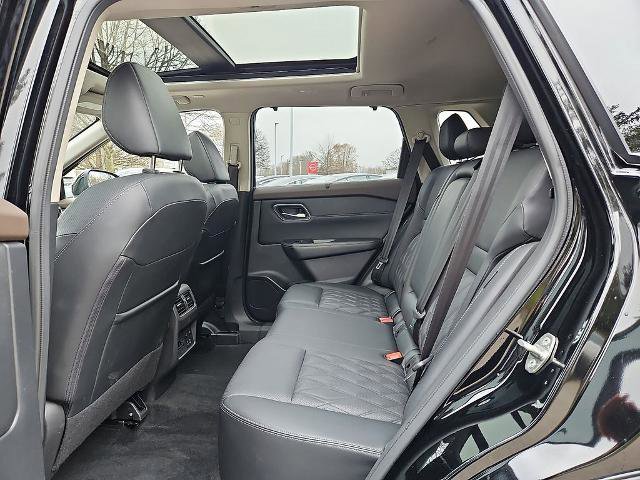 Certified 2023 Nissan Rogue Platinum w/ Platinum Premium Package AWD/4WD image 13