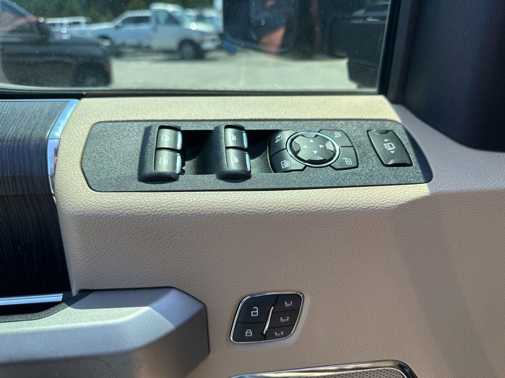 Used 2020 Ford F250 Lariat w/ Chrome Package AWD/4WD image 25