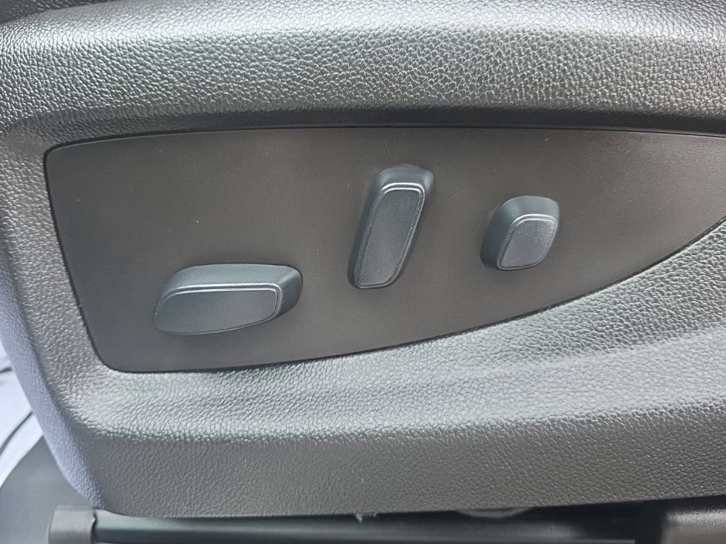 Used 2018 GMC Yukon SLT AWD/4WD image 28