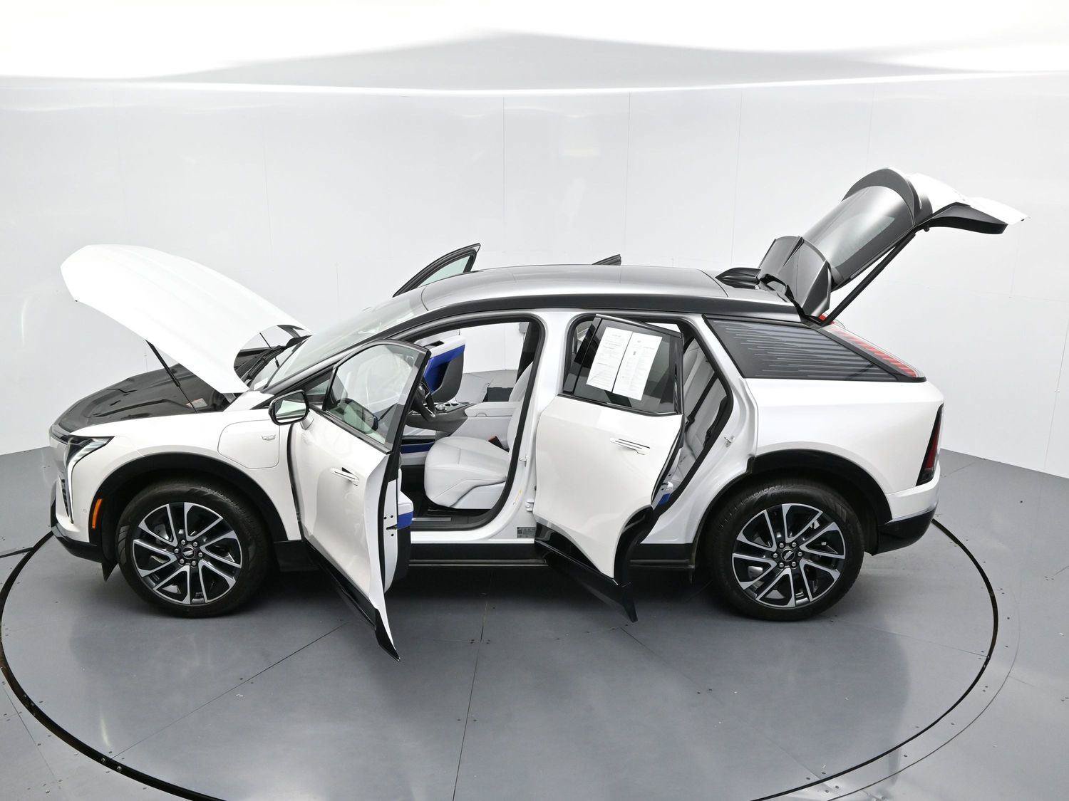 Certified 2025 Cadillac Optiq Sport 1 AWD/4WD image 44