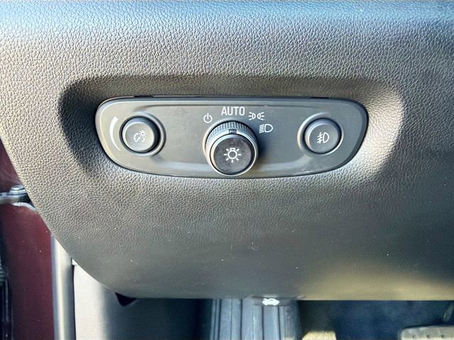 Used 2021 Chevrolet Traverse Premier image 37