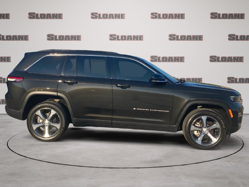 Used 2024 Jeep Grand Cherokee Limited AWD/4WD image 6
