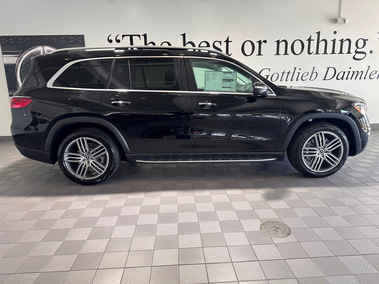 Used 2026 Mercedes-Benz GLS 450 4MATIC image 3