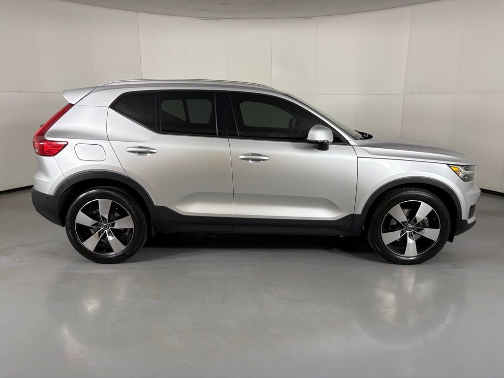 Used 2019 Volvo XC40 T5 Momentum AWD/4WD image 9