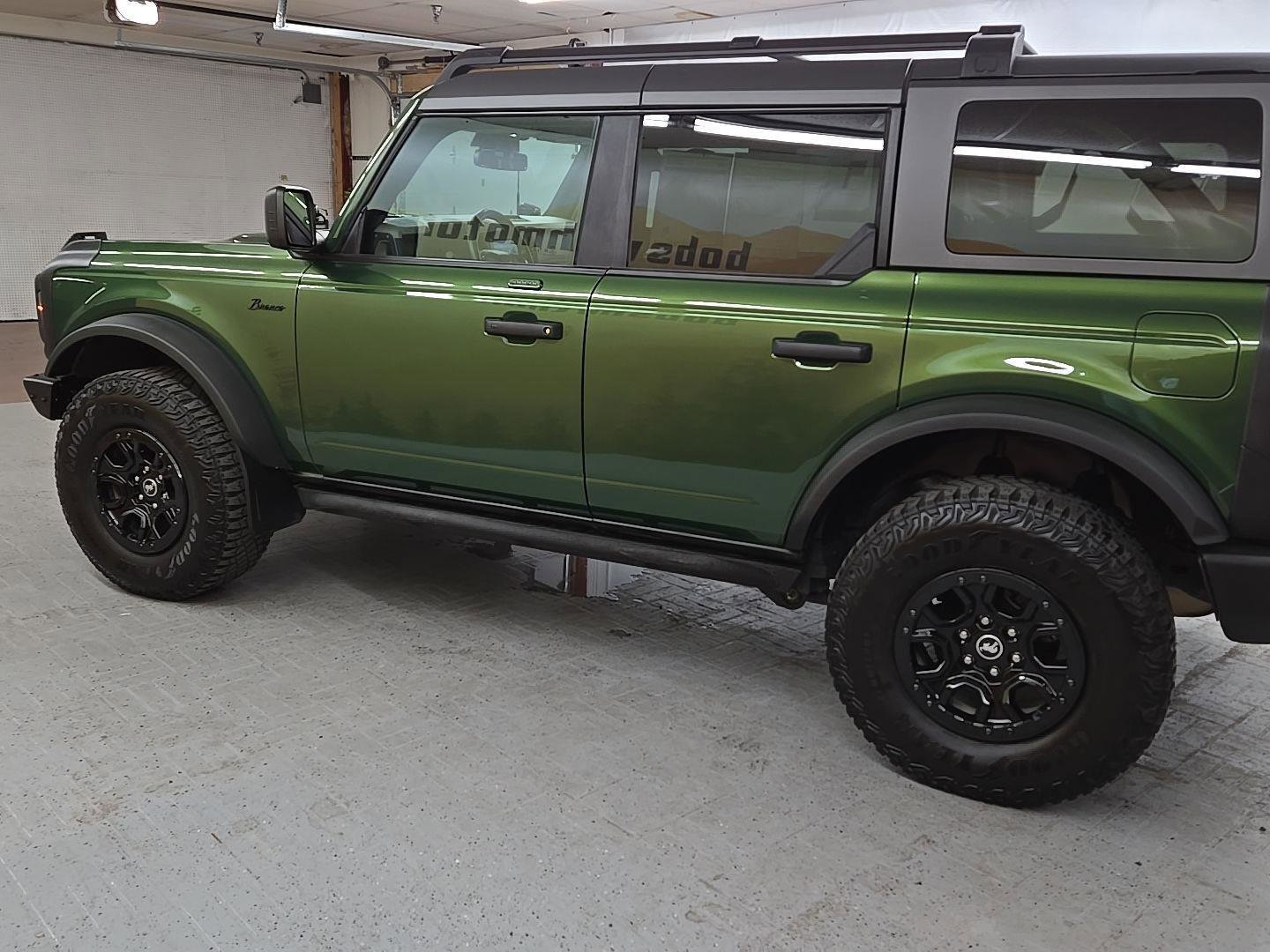 Used 2023 Ford Bronco Wildtrak image 3