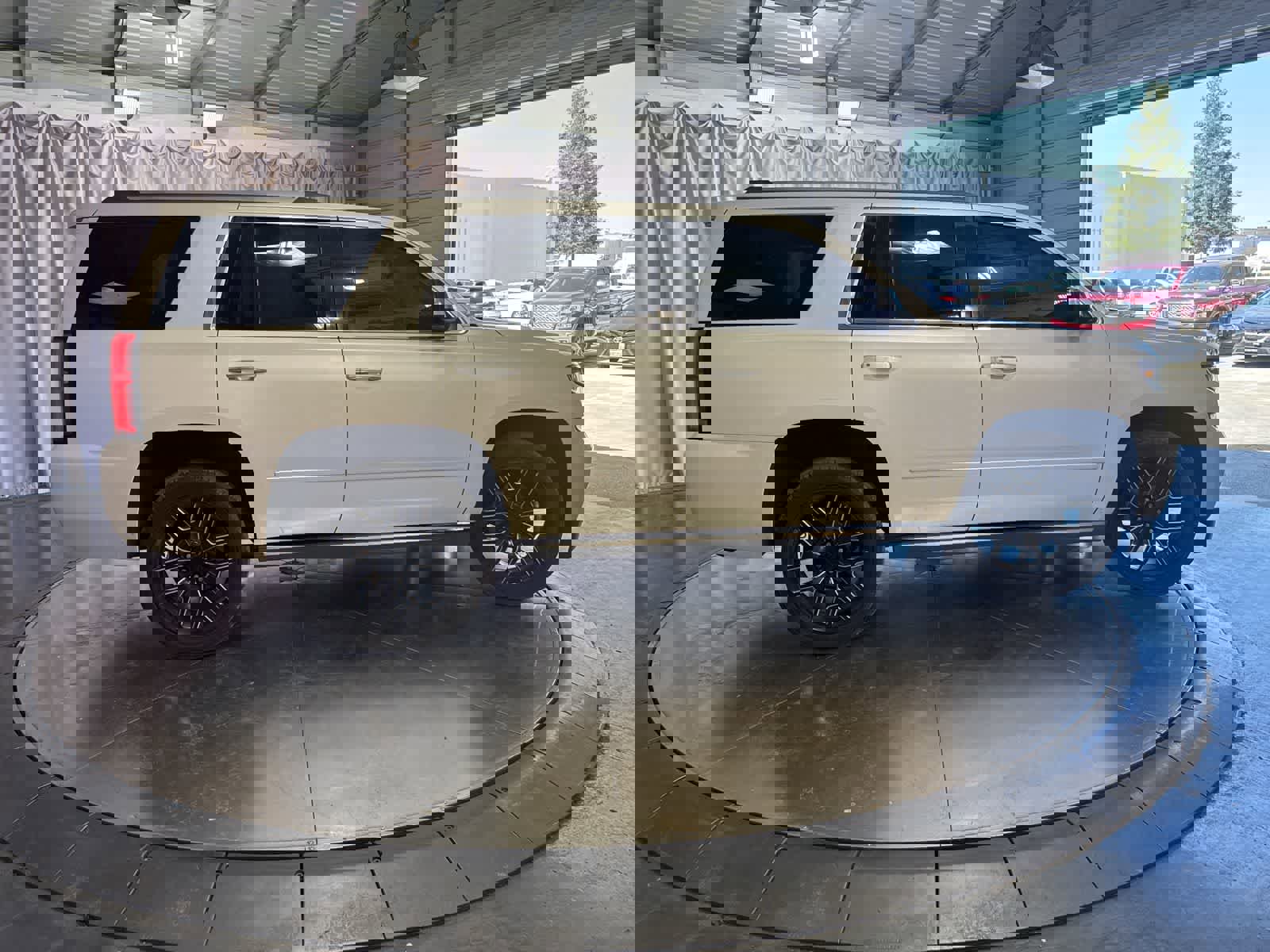 Used 2015 Chevrolet Tahoe LTZ image 4