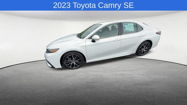 Used 2023 Toyota Camry SE AWD/4WD image 4