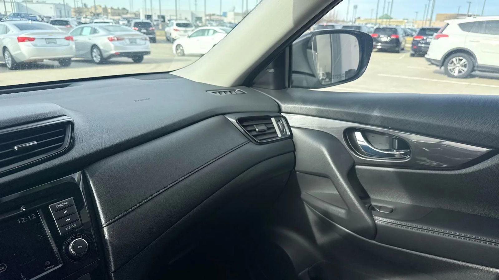 Used 2020 Nissan Rogue SV image 17