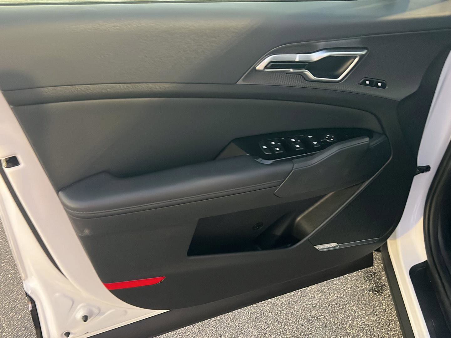 Used 2023 Kia Sportage SX image 16