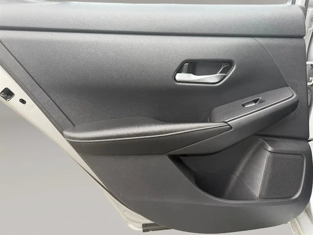 Used 2023 Nissan Sentra S FWD image 27