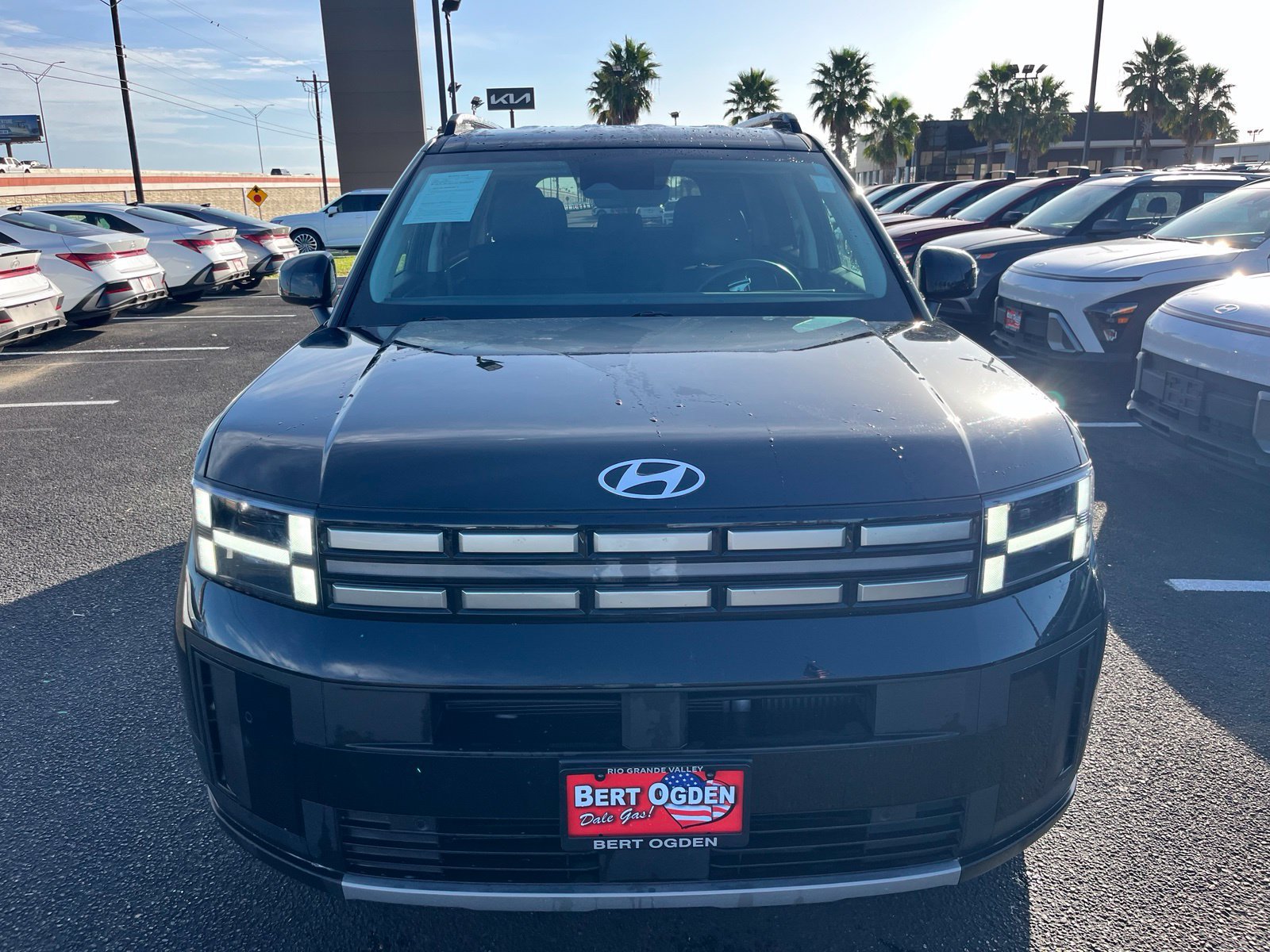 Used 2025 Hyundai Santa Fe SEL FWD image 2
