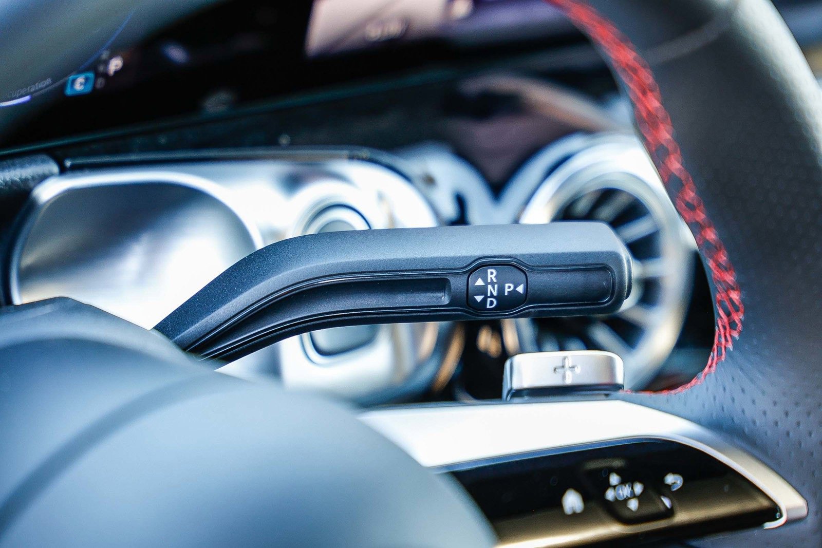 Used 2024 Mercedes-Benz EQB 300 4MATIC image 20