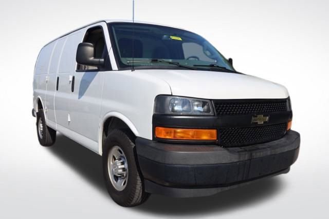 Used 2018 Chevrolet Express 2500 video 3