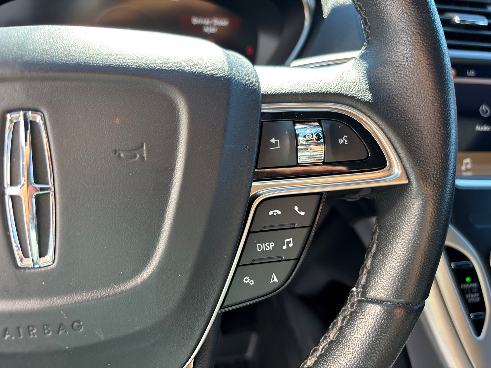 Used 2019 Lincoln Nautilus Premier AWD/4WD image 18