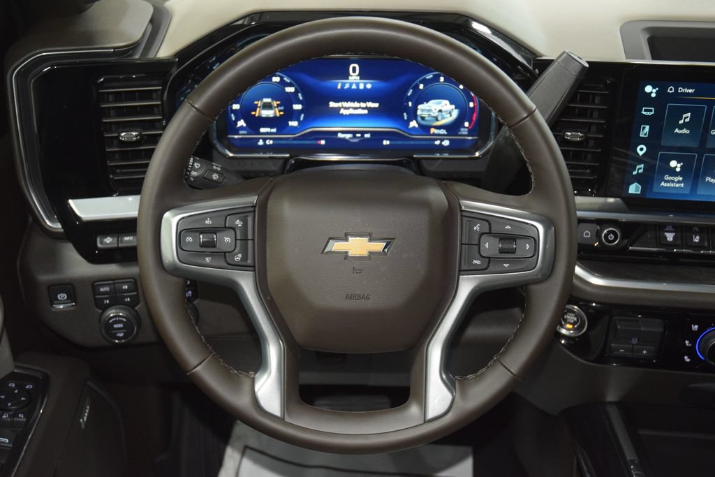 Used 2025 Chevrolet Silverado 3500 LTZ w/ LTZ Premium Package AWD/4WD image 41
