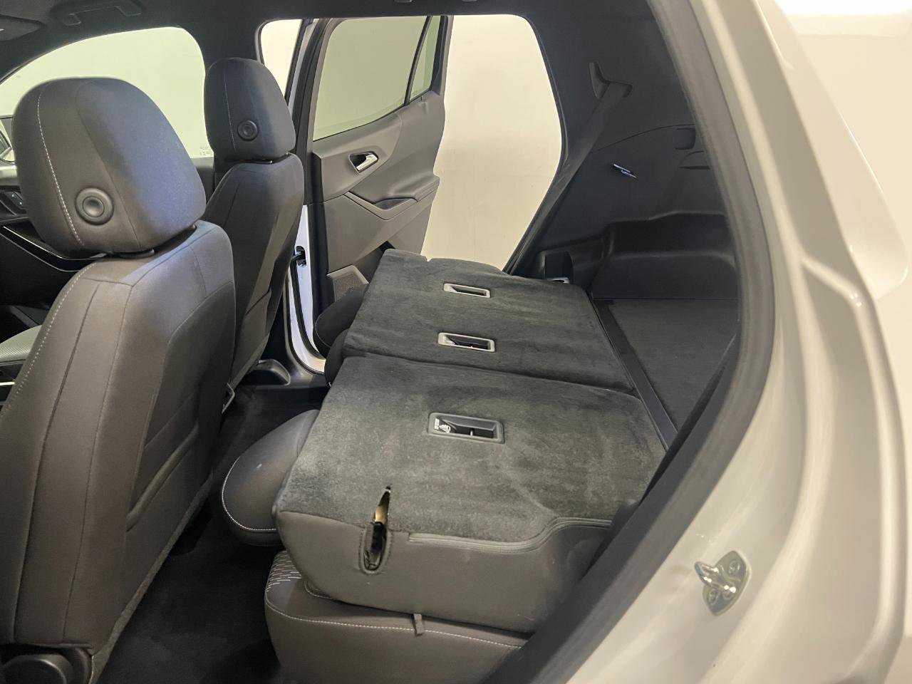 Used 2025 Chevrolet Equinox LT image 28