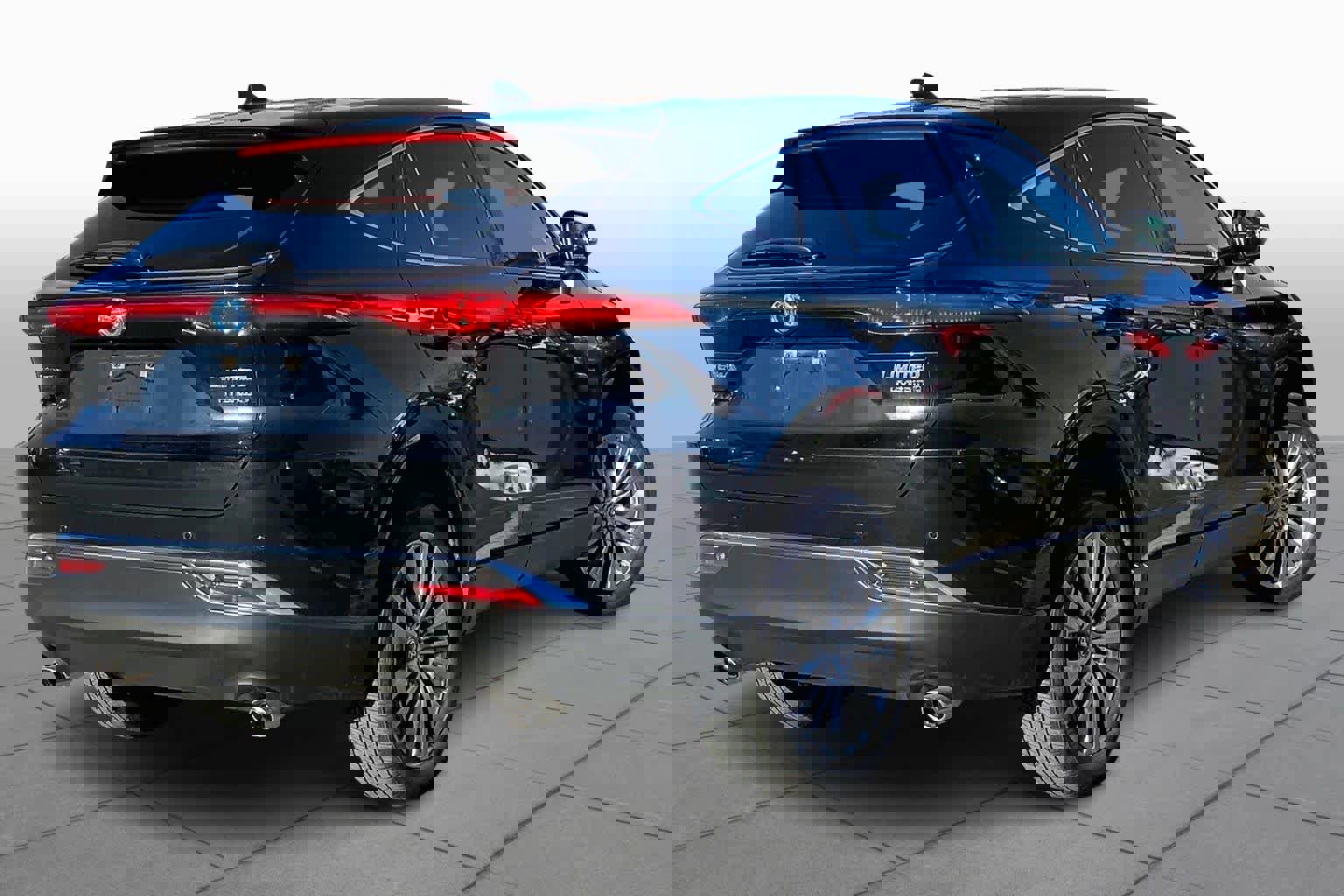 Used 2022 Toyota Venza Limited image 12