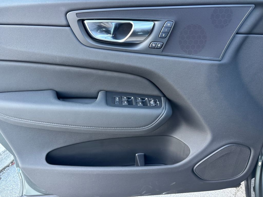New 2026 Volvo XC60 B5 Plus image 19