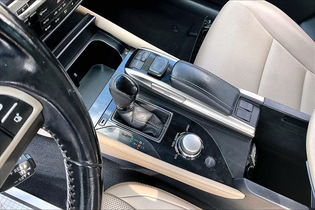 Used 2016 Lexus GS 200t image 16