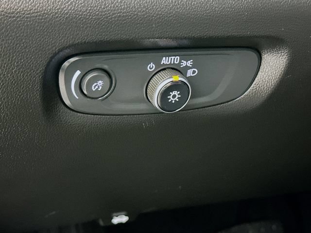 Used 2023 Chevrolet Traverse LT AWD/4WD image 13