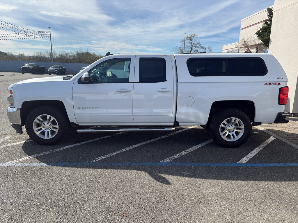Used 2018 Chevrolet Silverado 1500 LT w/ All Star Edition AWD/4WD image 4