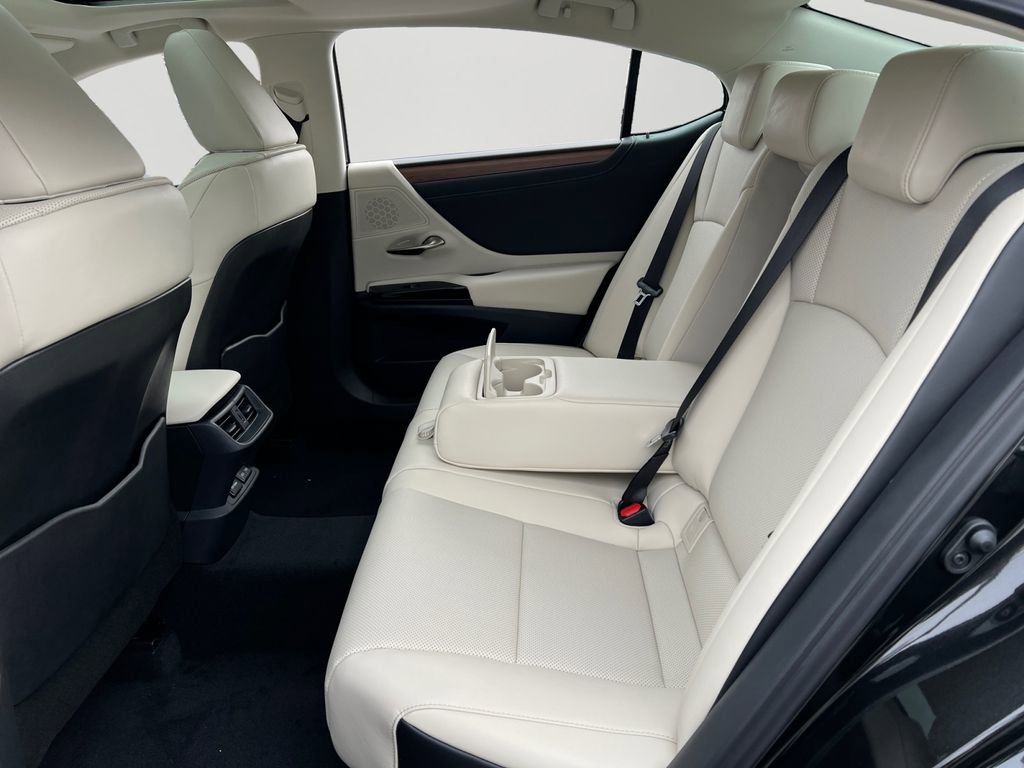 New 2025 Lexus ES 350 w/ Premium Package image 8
