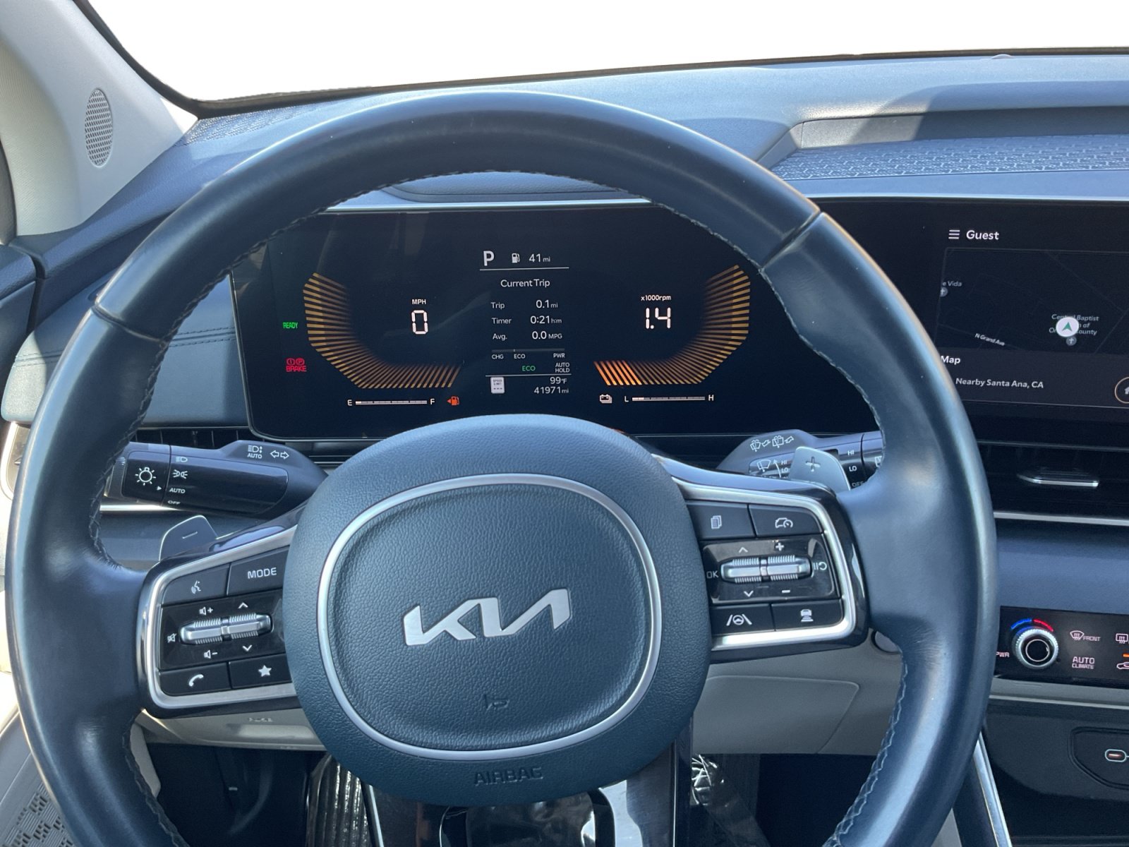 Used 2025 Kia Carnival EX FWD image 12
