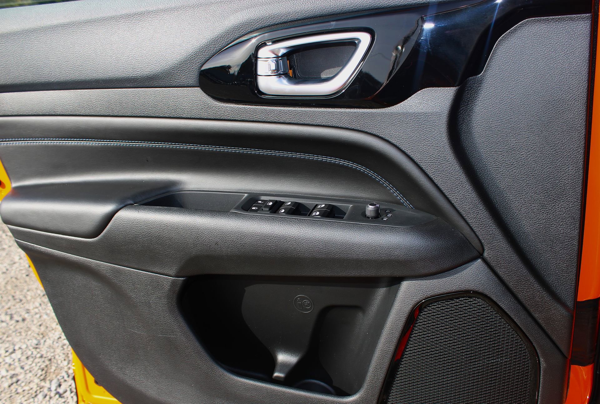 New 2026 Jeep Compass Latitude image 12