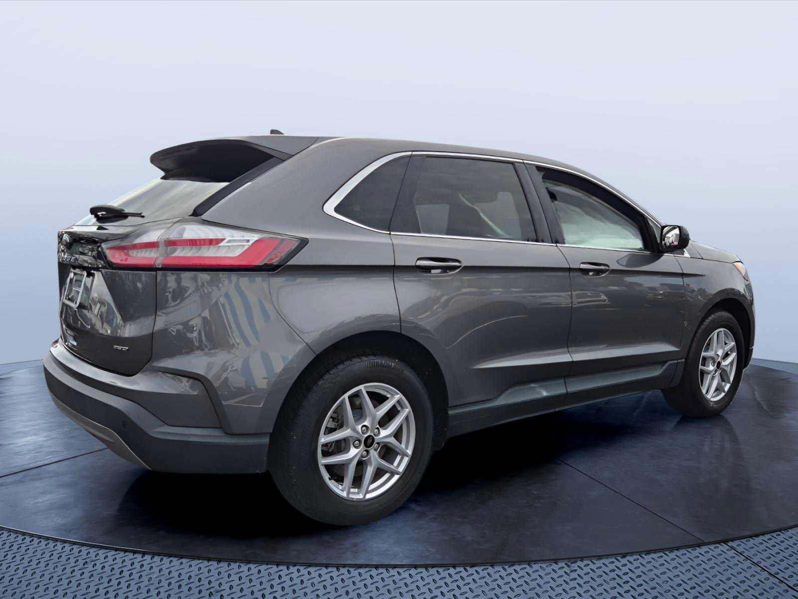 Used 2023 Ford Edge SEL AWD/4WD image 6