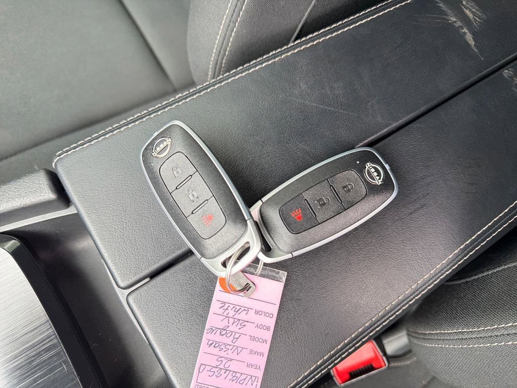 Used 2025 Nissan Rogue S FWD image 46