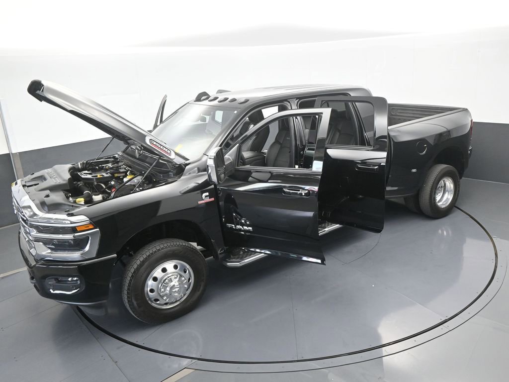 Used 2025 RAM 3500 Laramie image 74