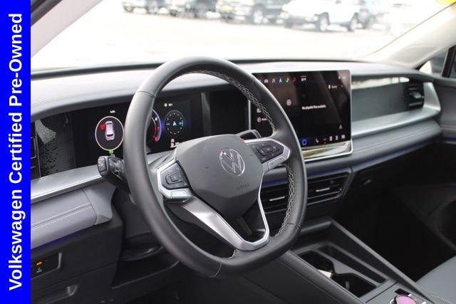 Used 2025 Volkswagen Tiguan SE image 16