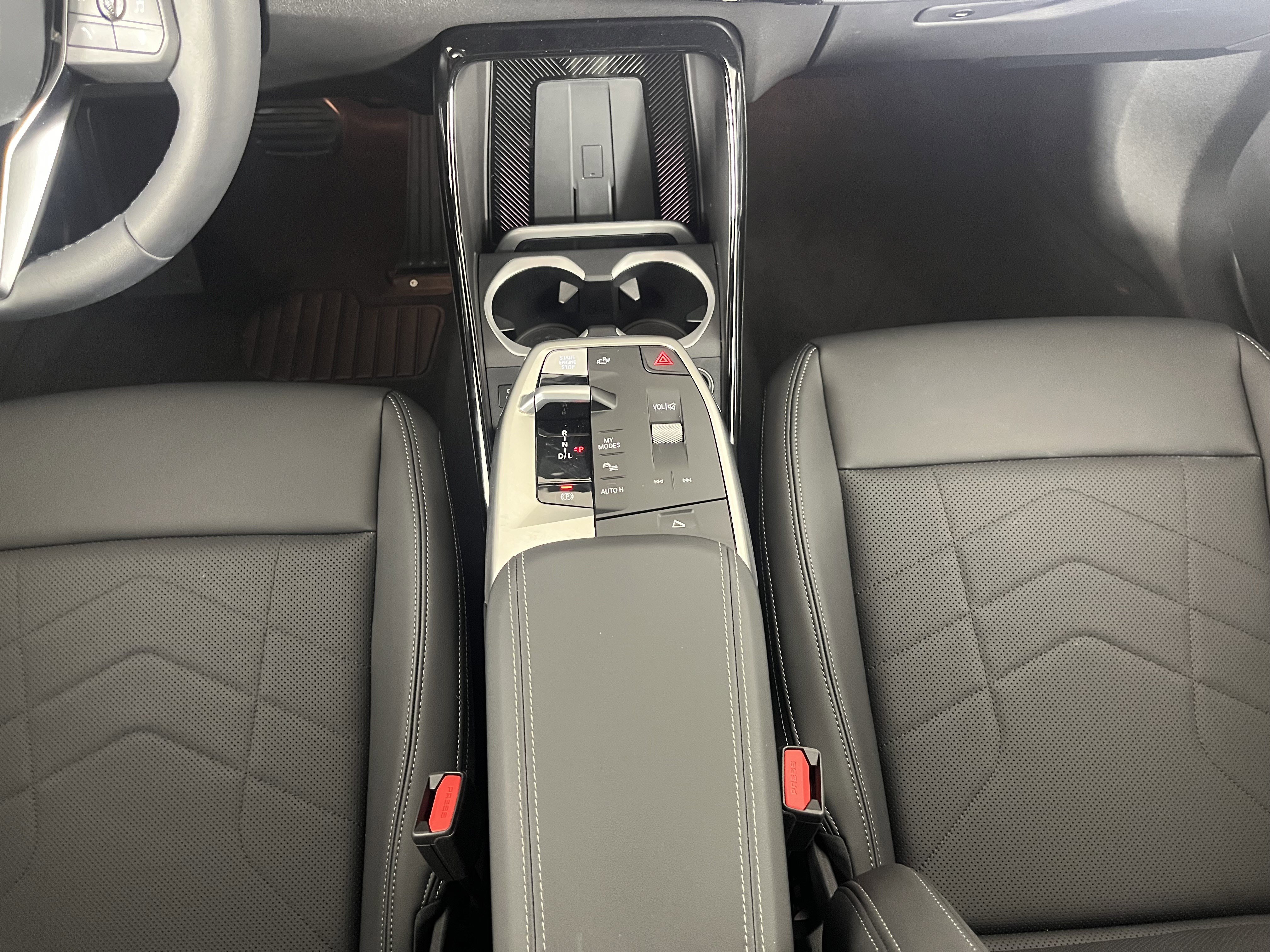 Used 2025 BMW X2 xDrive28i w/ Convenience Package image 16