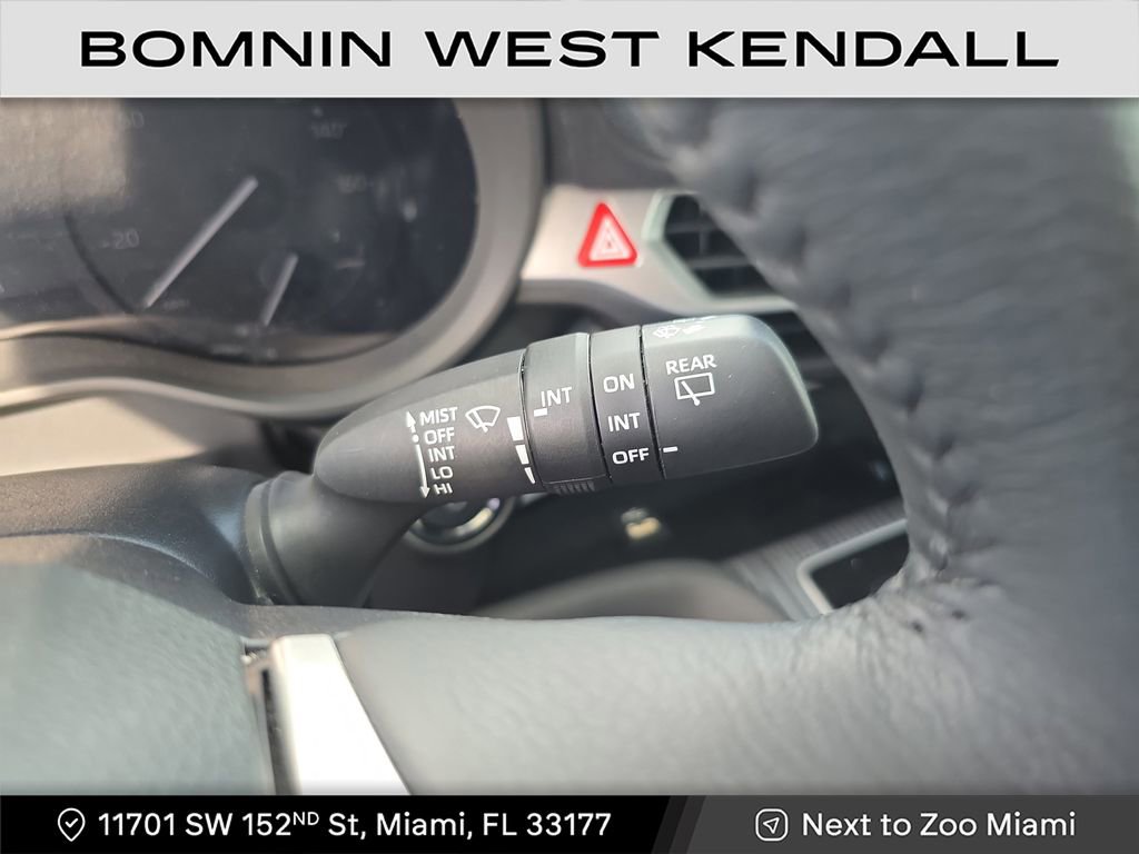 Used 2025 Toyota Sienna XLE image 20