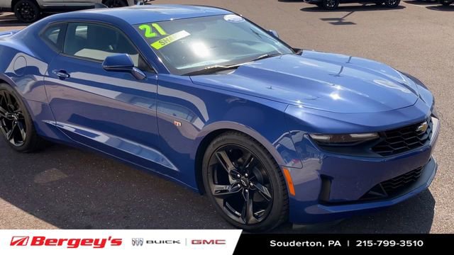 Used 2021 Chevrolet Camaro LT RWD image 2