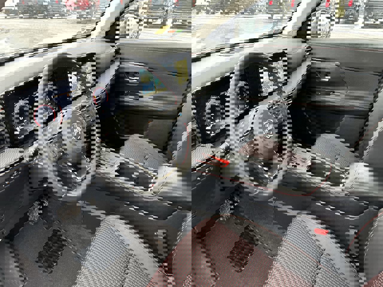 Used 2025 Nissan Kicks SR w/ SR Premium Package image 24