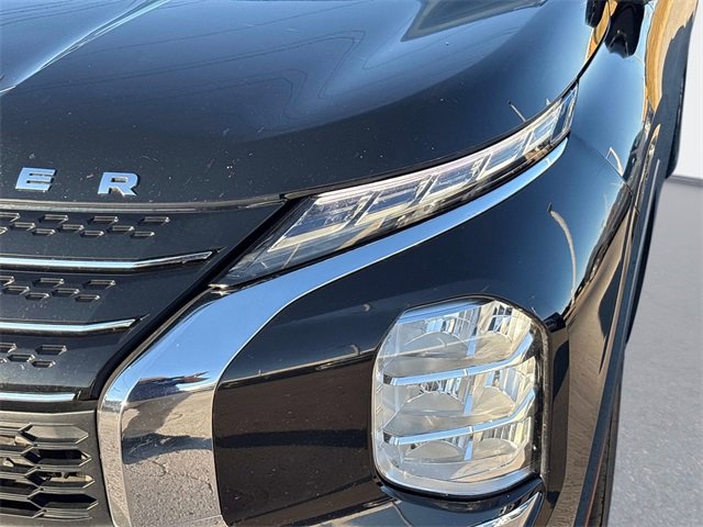 Used 2024 Mitsubishi Outlander ES image 9