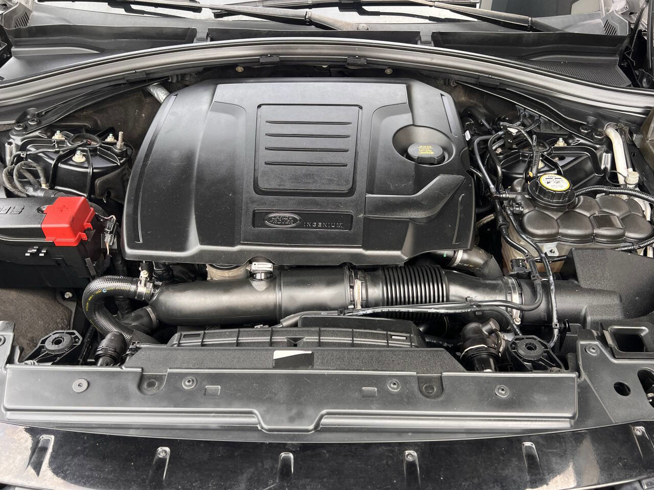 Used 2018 Land Rover Range Rover Velar R-Dynamic SE image 25