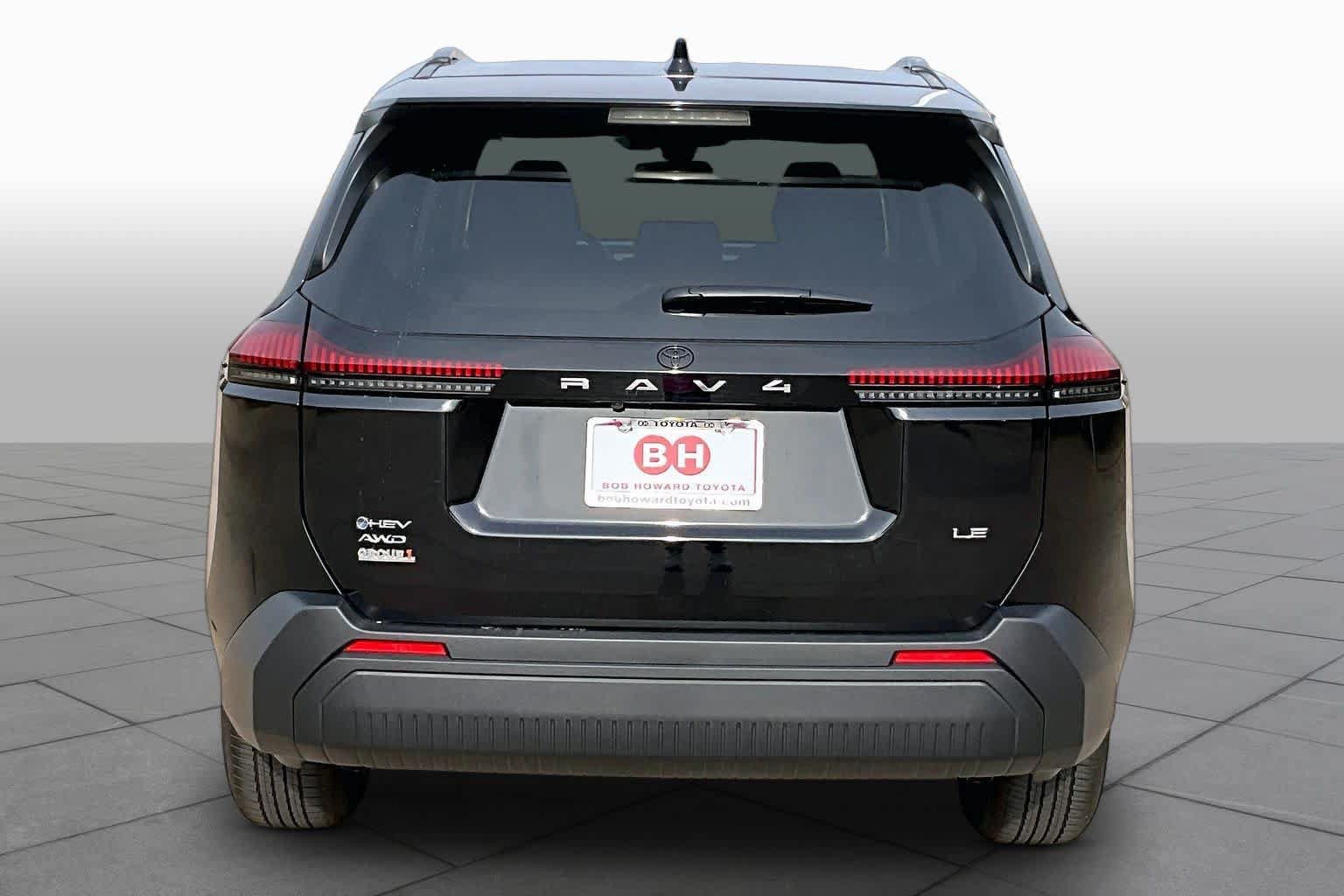 Used 2026 Toyota RAV4 LE AWD/4WD image 5