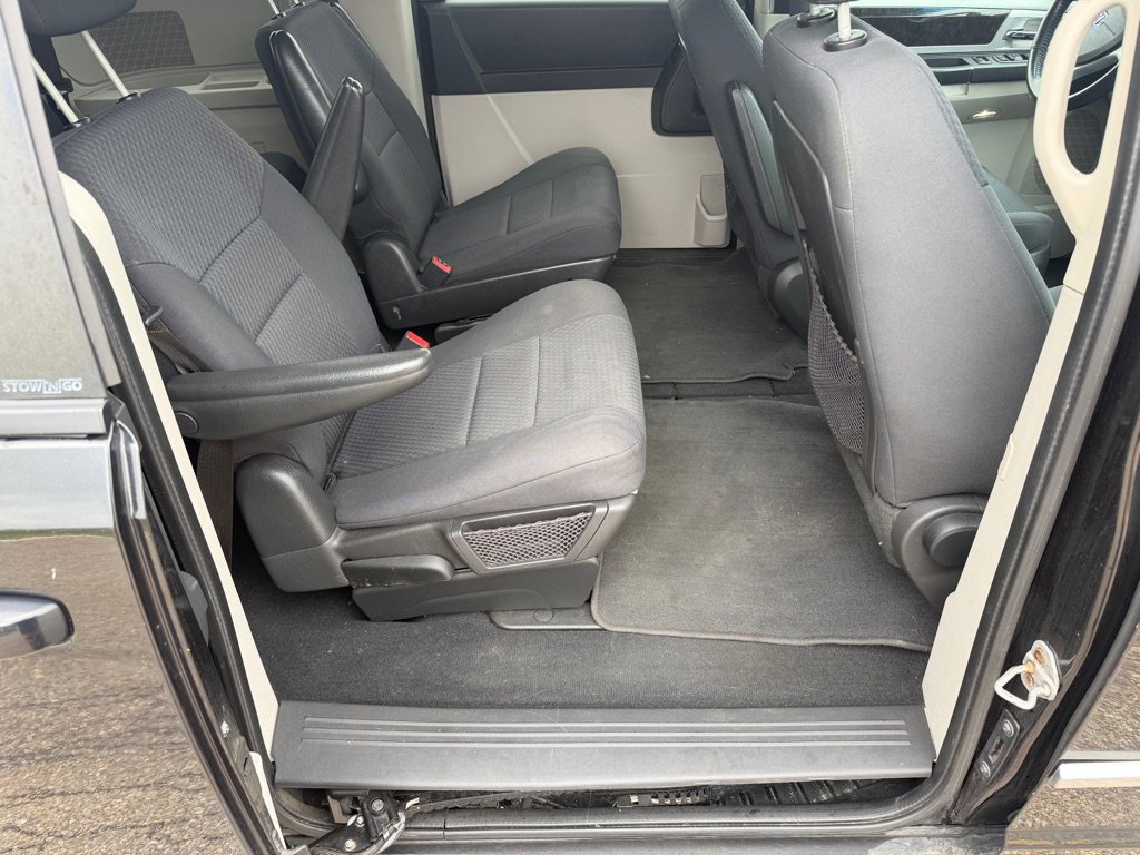Used 2010 Dodge Grand Caravan SXT FWD image 12