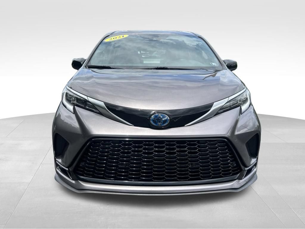 Certified 2021 Toyota Sienna XSE w/ XSE Plus Package AWD/4WD image 8