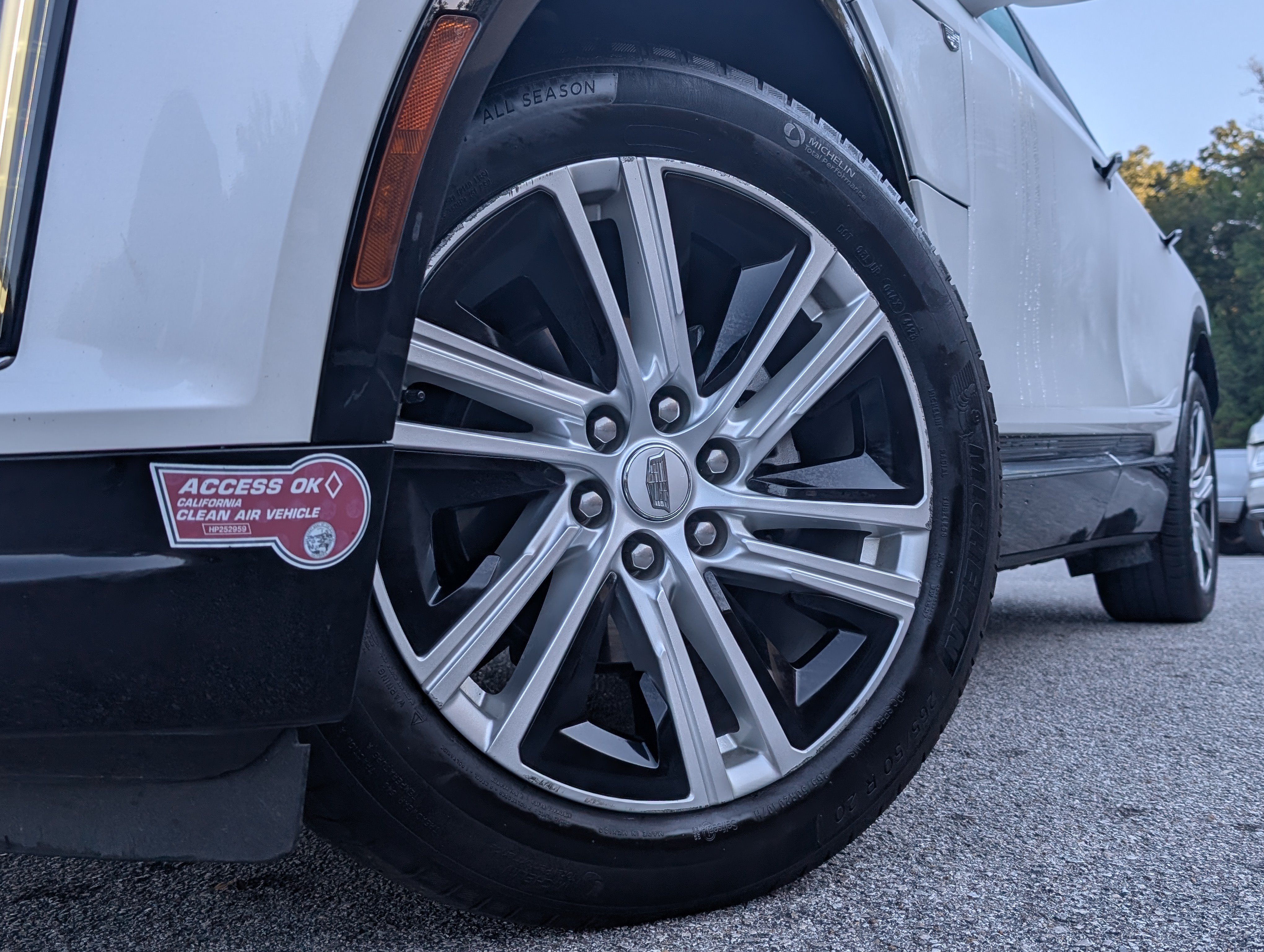 Used 2024 Cadillac Lyriq Tech RWD image 36