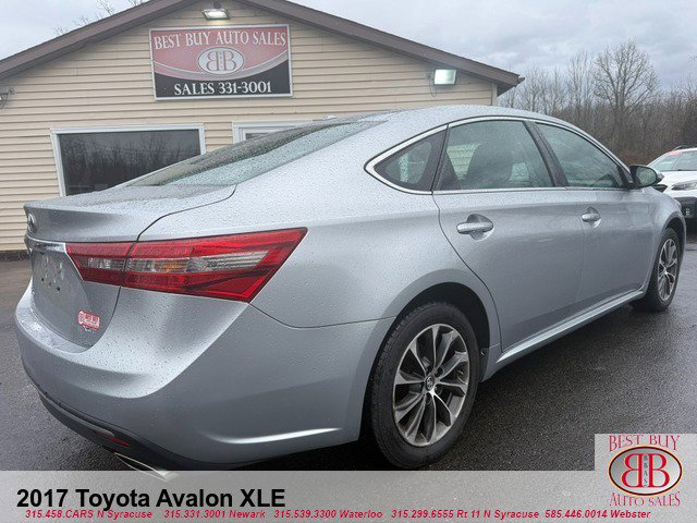 Used 2017 Toyota Avalon XLE FWD image 3