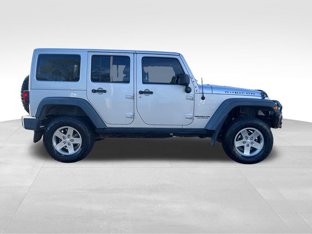 Used 2012 Jeep Wrangler Unlimited Rubicon w/ Connectivity Group AWD/4WD image 13