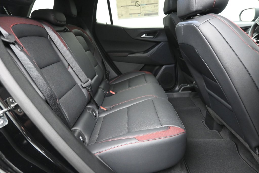 New 2027 Chevrolet Equinox RS w/ Convenience Package III AWD/4WD image 10