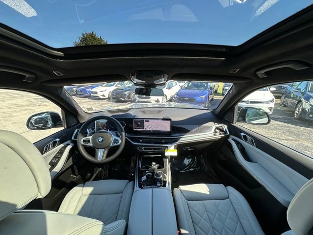 New 2026 BMW X7 xDrive40i w/ M Sport Package image 16